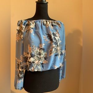 Lovely Day wide neck/off the shoulder blue floral top